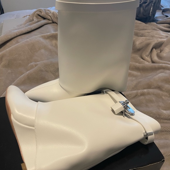 Shane Justin Shark Boots (Size 40) - Picture 9 of 11